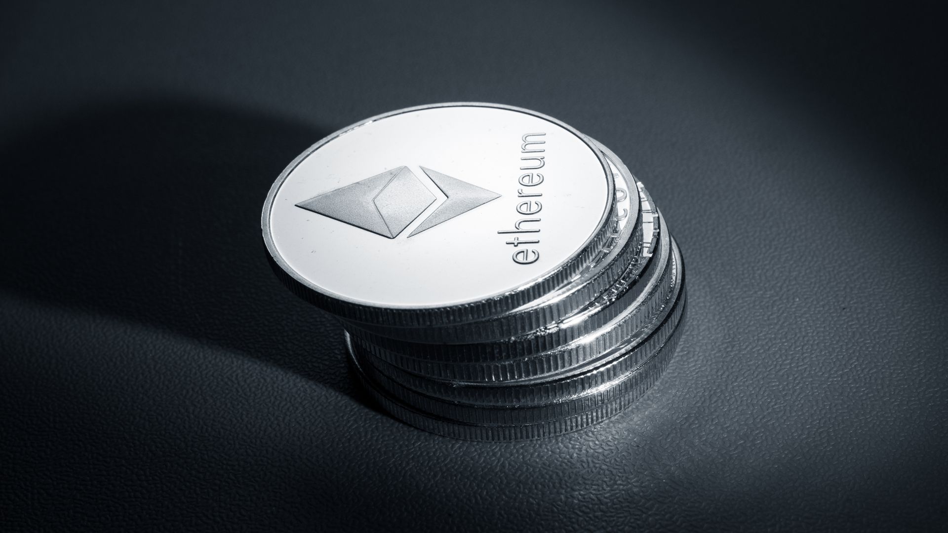 Crypto News Today (August 30, 2026): Ethereum’s ETF Streak Outlasts Bitcoin’s as Warsh Kills the Rate-Cut Trade